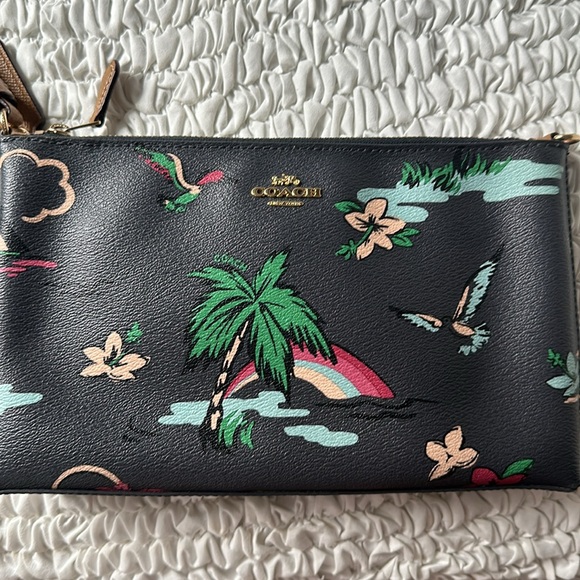 COACH Clutch - Picture 5 of 6